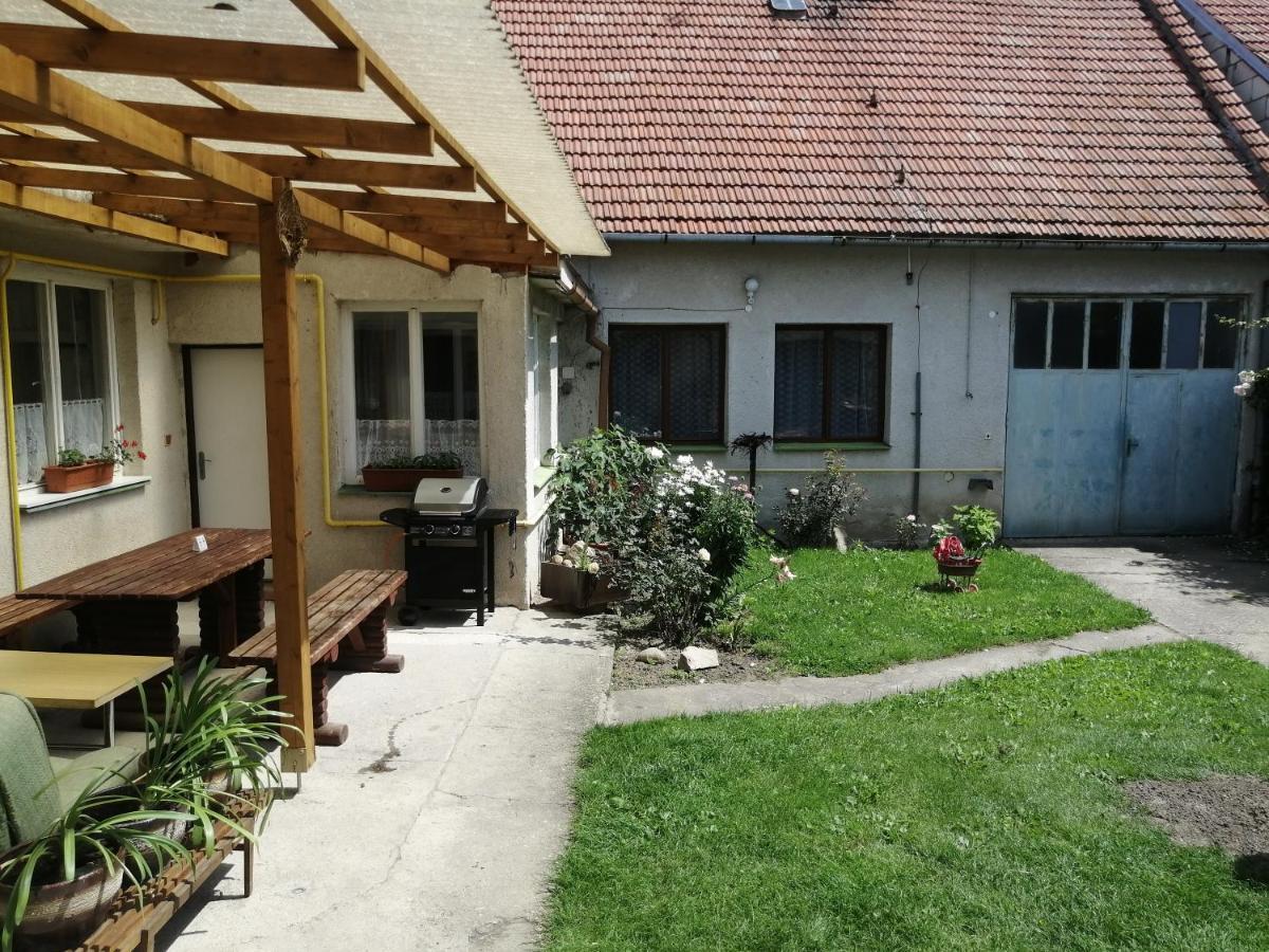 U Ladi Apartment Bulhary Ngoại thất bức ảnh